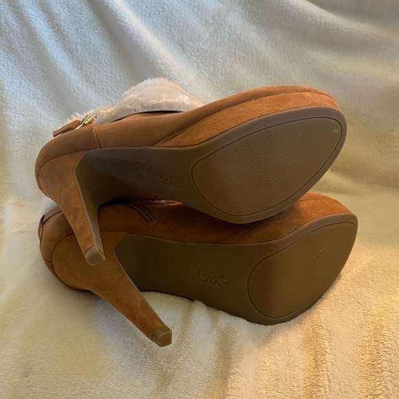 GUESS furry bootie - Picture 3 of 5